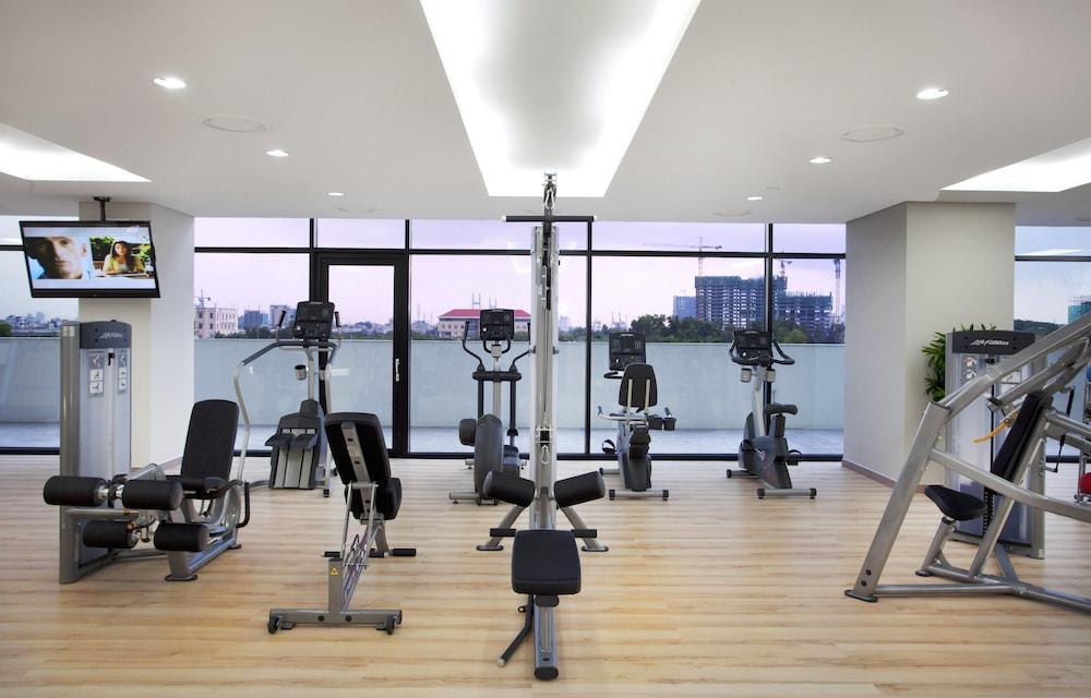 Novotel Living Saigon South Hotel 4*